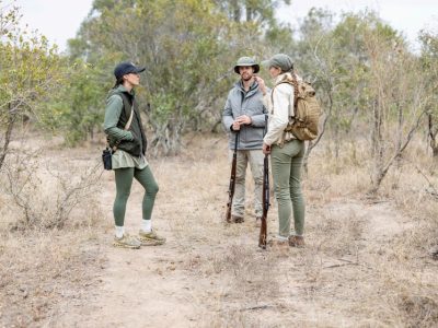 Reeds-Bespoke-Walk-with-Taya-Issue-4 (3)